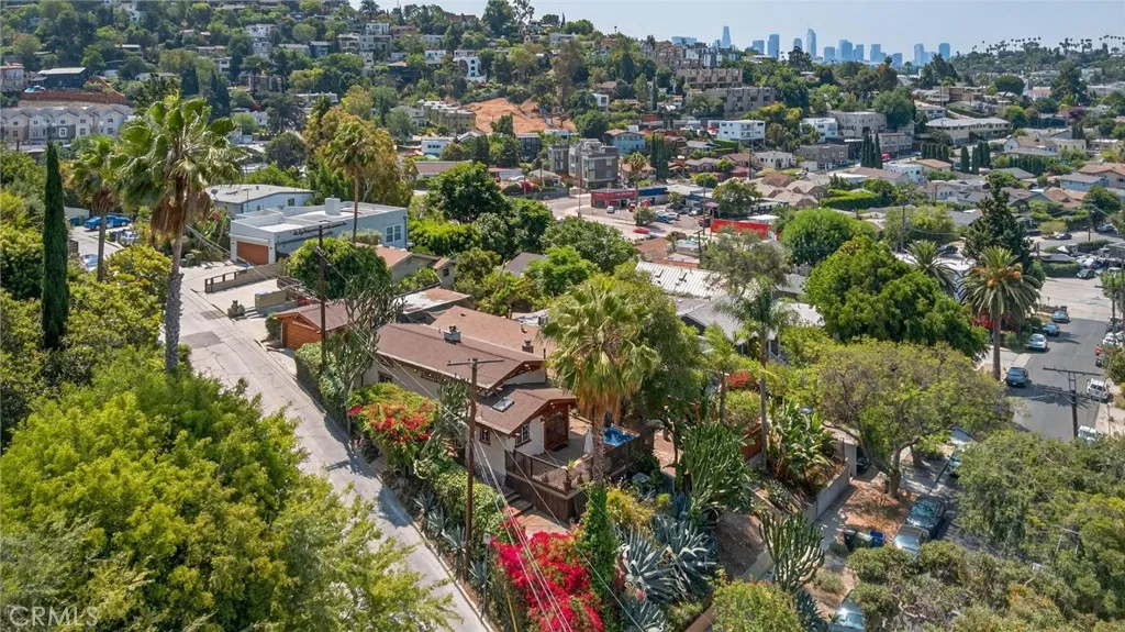 3950 De Longpre Avenue, Los Angeles, California 90027 home-pic-57